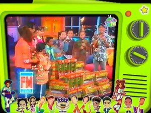 El elenco infantil de la telenovela "Misión SOS" encabezados por Diego Boneta y Allisson Lozz fueron el sexto y último grupo musical de Televisa Niños en presentarse en el programa "Otro Rollo" con Adal Ramones en el año 2004. 🤩 Jonathan Becerra, Miguel Martínez, Marijose Salazar, Jesús Zavala, Anhuar Escalante, Gladys Gallegos, Alex Rivera y Alejandro Correa nos dieron tantas alegrías con esta inolvidable historia interactiva. 😎 ¿Te sabes aun esta padrísima canción? #EsteEsTuEspacioTuLugar 📺