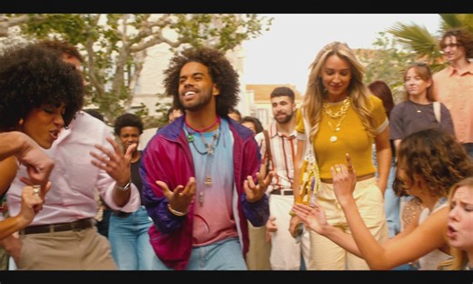 Tout pour la lumière : le clip de "Tout pour la lumière" - Les élèves du Studio Lumière | TF1+