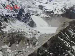 Degtso 氷河湖決壊