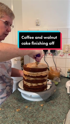 Delicious Coffee and Walnut Cake Recipe