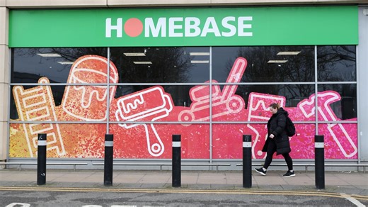 Homebase is selling posh outdoor lights for under £30 & they don't require plugs