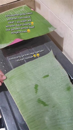 salah satu menu yg ramai dipesan saat bulan puasa untuk buka bersama adl nasi bakar!! praktis makan nya riuweh bikin nya😂🤣
