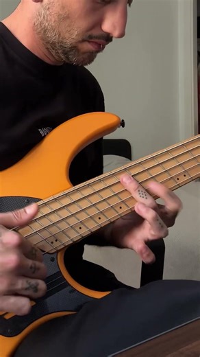 Raw slap bass practice 🎸 #grooveoftheday #bassguitar #dingwall #funk #slapbass