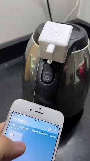 Mio fratello è un genio… #blutechbot #domotica #fingerbot #homegadget #viral