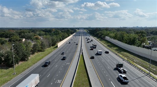 Thanksgiving travelers hit road Monday to beat peak travel