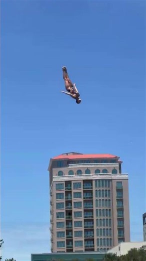The Most Insane Dive at Red Bull Cliff Diving 😱