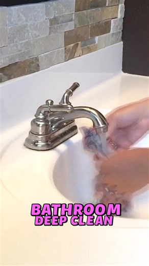 4K views · 41 reactions | How To Deep Clean Your Bathroom | Bathroom Cleaning Tutorial #BathroomCleaning #CleanWithMe #DeepClean #CleaningHacks #DIYCleaning #SparklingClean #HomeCare #MirrorCleaning #CleaningTutorial #FreshSpaces | Hannah's Happy Home | Facebook