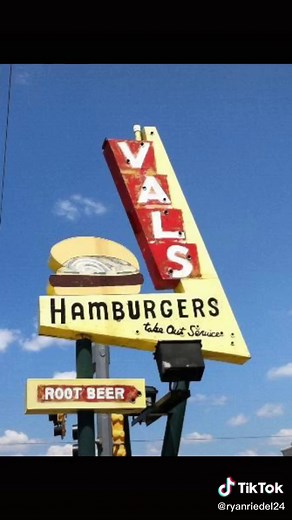 Exploring Val’s Hamburgers: A Must-Visit Restaurant in Saint Cloud, MN!