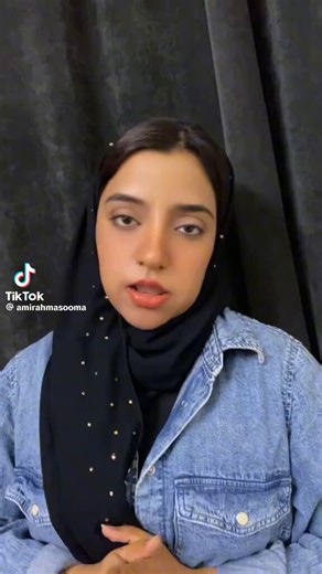اميره مضروطه 🇵🇰 قصدي معصومه السموحه🤪المهم هذي طالعه قبل اسبوع تناشد الملك وهي ماخلت مدح ماكتبته بالخمنائي🤔 بداية الحرب كانت تحط وتستلعن والظاهر محد كان منتبه لها الا عقب ماصار موضوع السجن وسحب الجنسيه قامت تنزل اغاني بحرينيه وادعيه للبحرين والخليج، عموماً مابنطوفها لج وترقبي الس بيصير لج والمشكله انج بكستانيه مقيمه وقاعده معززه مكرمه فالبحرين، اهلج ٤٠ سنه منثبرين فالبحرين ويترسون بطونهم زحير وهذي اخرتها 👌🏽