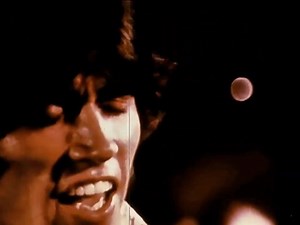 TO LOVE SOMEBODY - BEE GEES ( THE BEE GEES ) Canción de 1967 del grupo británico Bee Gees ( británico australiano en ese periodo ). Escrita por Barry Gibb y Robin Gibb para el álbum debut Bee Gees' 1st y lanzada como sencillo junto al tema Close Another Door. Nina Simone y Janis Joplin en 1969, Bonnie Tyler en 1988, Jimmy Somerville en 1990 y Michael Bolton en 1992 grabaron grandes versiones. | The songs of my life