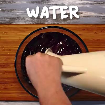 258K views · 1.6K reactions | It's the Jon Snow Resurrection Cocktail! Watch it turn from cold blue to warm red before your eyes ... #GameOfThrones | New Idea Food | Facebook