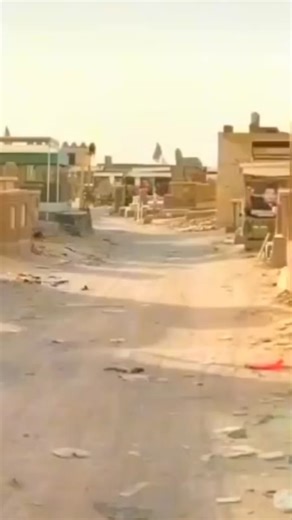 Exploring an Empty Urban Street Scene