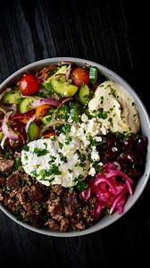 Mediterranean Beef Bowl 🥩🥗🔥 This was easy, quick and insanely delicious... Perfect for a weeknight dinner great for meal prepping! Also, if you're looking for an easy way to save and organize recipes, check out @recime.app ! It allows you to download any recipes you want from all social media platforms into one space. It also can transfer recipes in PDFs for printing as well as calculate macros and much more! FULL RECIPE ⬇️ INGREDIENTS - Avocado oil spray - 1 lb lean ground (90/10) - 1 tbsp f
