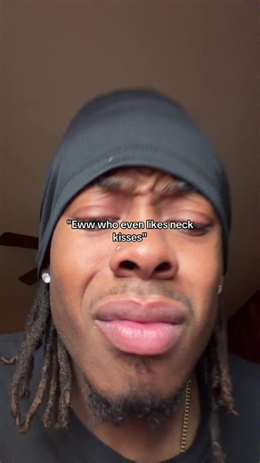 Wayz (@inluvwitwayz)’s video of kissing