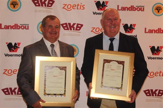 Uithalerboere op nasionale bees- en skaapboer-prysuitdeling vereer | Landbou
