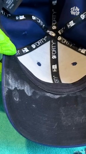 How to REMOVE Sweat Stains From Your Hats #hats #launrytips #cleaningtips #homecleaning | Clean That Up