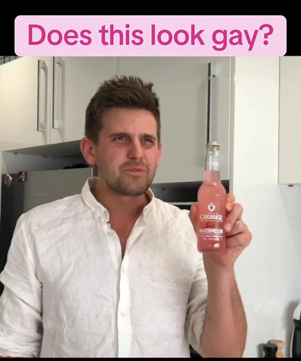 Aussie Straight Fellas & Pink Cruisers: Funny Sketch