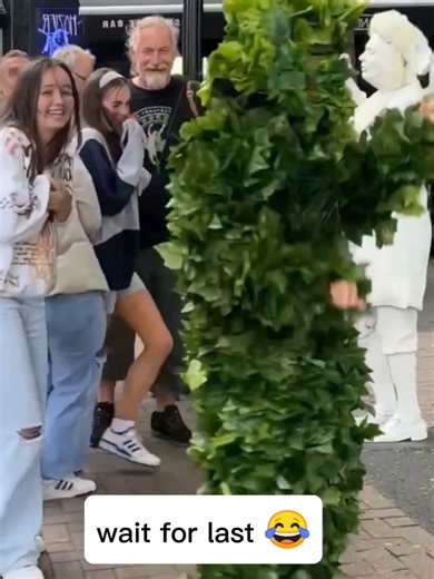 Wait For Last One 🤣#statue #pranks #funny #fyp #viral