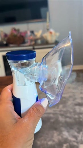 Say hello to your new purse essential 💧 This smart handheld humidifier is quiet, compact, and