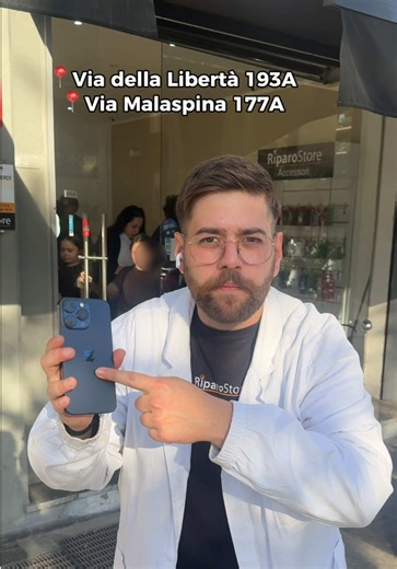 PENSAVI CHE DA RIPARO STORE CAMBIASSIMO SOLO SCHERMI? E INVECE NO! 😏 Da noi hai 2 SOLUZIONI in un posto solo: RIPARI il tuo telefono oppure trovi subito l’alternativa giusta. Se il tuo iPhone ha: schermo rotto, batteria che dura pochissimo o problemi di ricarica… PASSA IN STORE! 📱 Ti facciamo una DIAGNOSI GRATUITA, ti diciamo subito se conviene ripararlo e lo rimettiamo in sesto in soli 20 minuti. ⏱️ E se non conviene? Da Riparo Store trovi anche IPHONE DISPONIBILI IN STORE, così il tuo proble