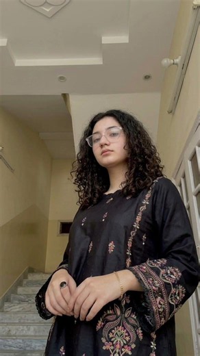 Pakistani Casual & Semi-Formal Style (Ania UMR Look) #universityoutfit #campusstyle #campuslife