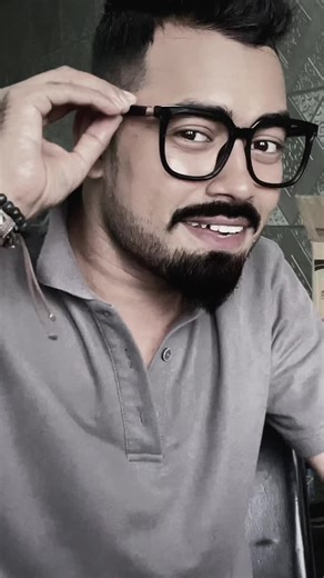 Hand Gestures Explained: Meaning and Significance