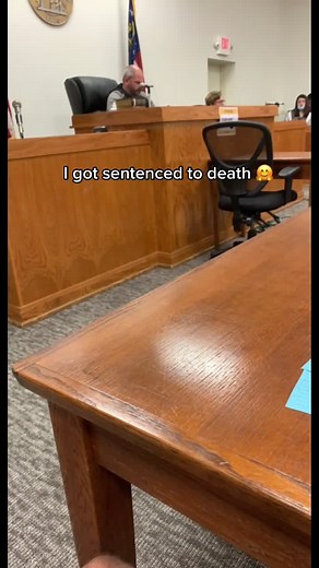 Yo follow me for a follow back :) #greenscreen #ColorCustomizer #DontSweatIt #FindYourCore #YasClean #fyp #foryou #foryoupage #lol #jail #court #death