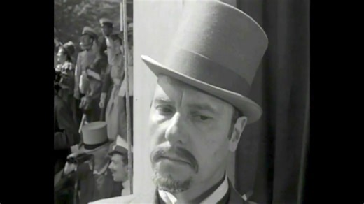 Anna Karenina is a 1948 British film based on the 1877 novel of the same title by the Russian author Leo Tolstoy. The film was directed by Julien Duvivier, and starred VIVIEN LEIGH RALPH RICHARDSON KIERON MOORE Film Directed by JULIEN DUVIVIER Based on the novel by LEO TOLSTOY.. It was produced by Alexander Korda (with Herbert Mason as associate producer) for his company, London Films, and distributed in the United States by 20th Century Fox. The screenplay was by Jean Anouilh, Julien Duvivier a