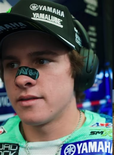 DirtShark gets to the bottom of the @Haiden Deegan and Levi Kitchen beer #supercross #monsterenergy #fyp #motocross