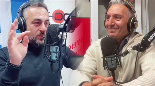 Έχουμε την κυνική ομολογία του κ. Κωνσταντινίδη ότι η εντεταλμένη της Ευρωπαϊκής Εισαγγελίας στην Ελλάδα, Πόπη Παπανδρέου, τον ενημέρωσε σχετικά με την εξέλιξη δικογραφίας του ΟΠΕΚΕΠΕ.Εδώ υπάρχουν δύο τινά.Ή λέει ψέματα ο Κωνσταντινίδης και εφόσον ο ψευδής του ισχυρισμός την παρουσιάζει ως λειτουργό που παρανομεί και παραβιάζει το υπηρεσιακό απόρρητο , θα πρέπει η Παπανδρέου να διαψεύσει και να να υποβάλει μήνυση για συκοφαντική δυσφήμηση , προκειμένου να προστατεύσει και το κύρος της δικαιοσύνη