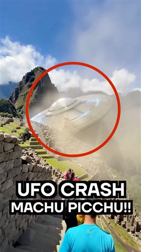 Imagine this… You’re walking through Machu Picchu on a normal, quiet morning — clear blue skies, the sun hitting the terraces like it always does — when suddenly people start screaming from somewhere above you. At first it sounds like the usual tourist chaos… then the ground shakes. The first clip is filmed from the upper terraces. Someone’s phone is shaking so hard it’s barely staying in frame. You can literally see people stumbling, falling onto the ancient stone steps, yelling “¡Corre! ¡Corre