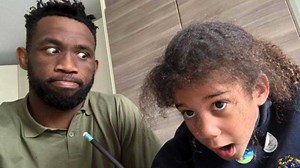 "It's not for me hey": Siya Kolisi hilariously shares homework struggle in video