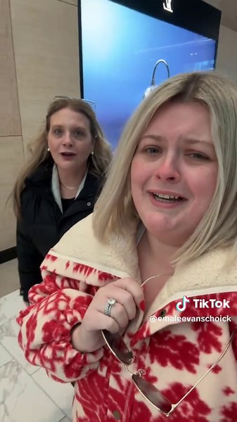 Loving my @Louis Vuitton finds 🛍️👛👜🎀 #louisvuitton #louisvuittonbag #shoppingvlog #shopping #handbag