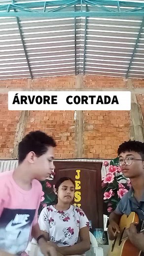 Teatro da Árvore Cortada: Reflexões e Adoração