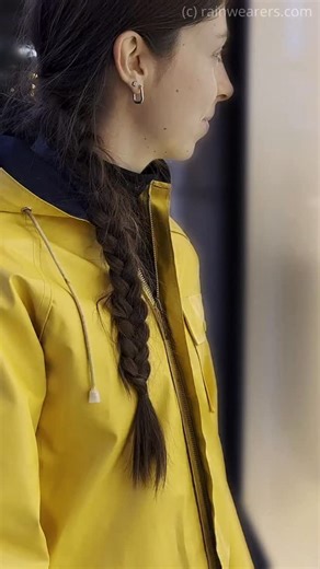 RAINWEARERS.com on Instagram: "New on www.RAINWEARERS.com: Part 2 of our Christmas shopping trip in the city - Anna in her yellow #rubber #Friesennerz #raincoat #rainwear #regenmantel"