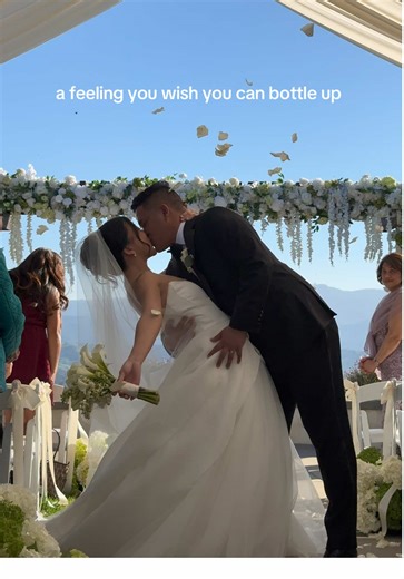 that we just did it feeling is one of my absolute favorite parts on wedding day 🥹 hire the content creator for memories back like this the next day 💌 #weddingtiktok #bridetobe #weddingmoments #weddingcontentcreator #weddinginspo