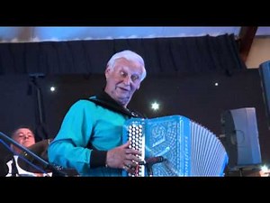 ANDRE TRICHOT LE GALA A NICO PALLUAU(36) juin 2014 Valses