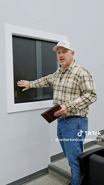 We installed an audio/production access window for this meeting room! Adding a window like this in a theater styled meeting room levels up the quality of your daily work and bring a professional look to your presentation settings. Would you add this to you presentation room?