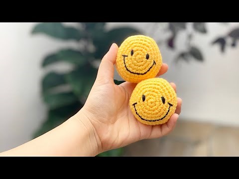 Crochet smiley face for beginners /Just smile no matter what happen, everything's gonna be okay =)