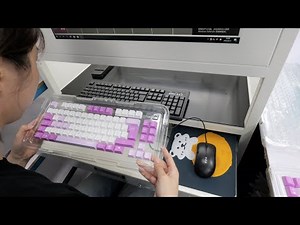 Fully automatic computer keyboard keycap production in China