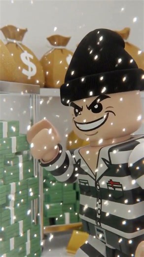 Roblox Prisoner Robs a Bank 😱 But Something Goes Wrong #bloxtales #robloxshorts #roblox