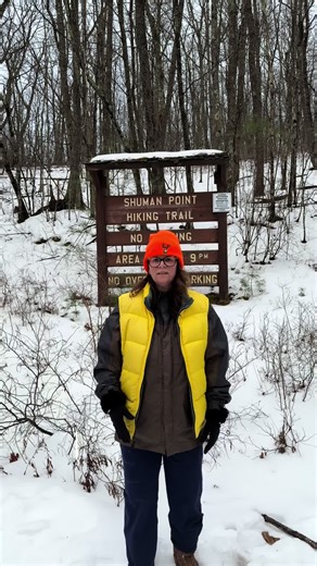 Learning #asl 🤟🏻 walking the dogs 😃 #novice