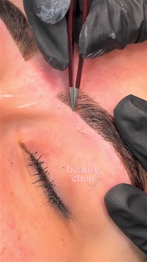 How to Tweeze Eyebrows Safely: Step-by-Step Tweezing Tips