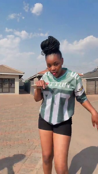 Get Ready !!! She’s Coming with an !Pad😝@kundai.h #fyp #zimtiktokers🇿🇼🇿🇼🇿🇼 #ghettokids @urz_jordan