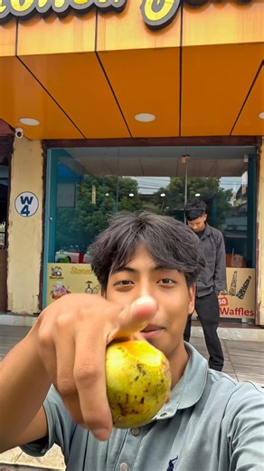 Mango season is ending, comonn guyss #stonedjoker #food #foodie #icecream #waffle #tiramisu