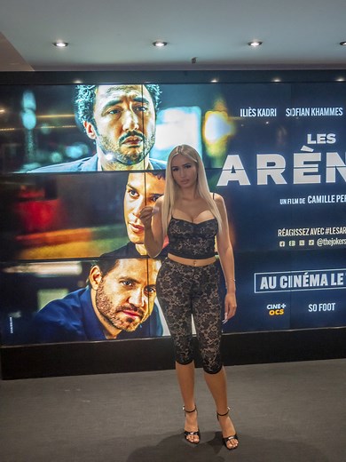 Polska ventre à l’air et décolleté XXL : l’ex-chroniqueuse de Cyril Hanouna très sexy pour une avant-première