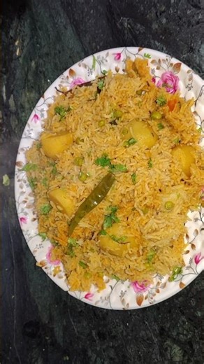 Aaj mai Aap ko sikhaungi Aalu mater pulao ek khaoge to bar bar banaoge#viralvideo#trendingvideo#cook
