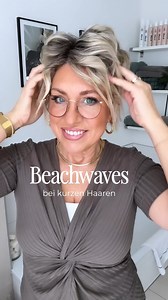 So einfach gelingen Beachwaves mit dem Glätteisen auch bei kurzen Haaren! Probiere es aus und zaubere dir im Handumdrehen einen trendigen und lässigen Look. Hast du kurze oder lange Haare? | Blog4over40