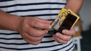 Hundreds of people fall victim to alleged investment scam