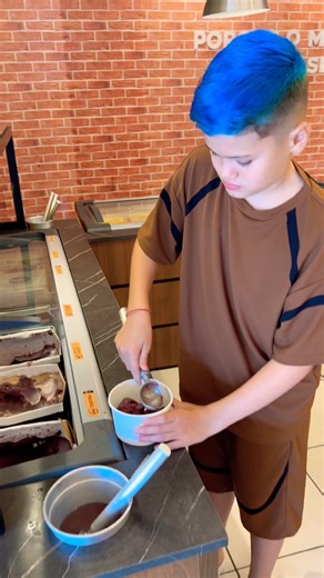 MC LORENZO TOMANDO AÇAÍ #funny